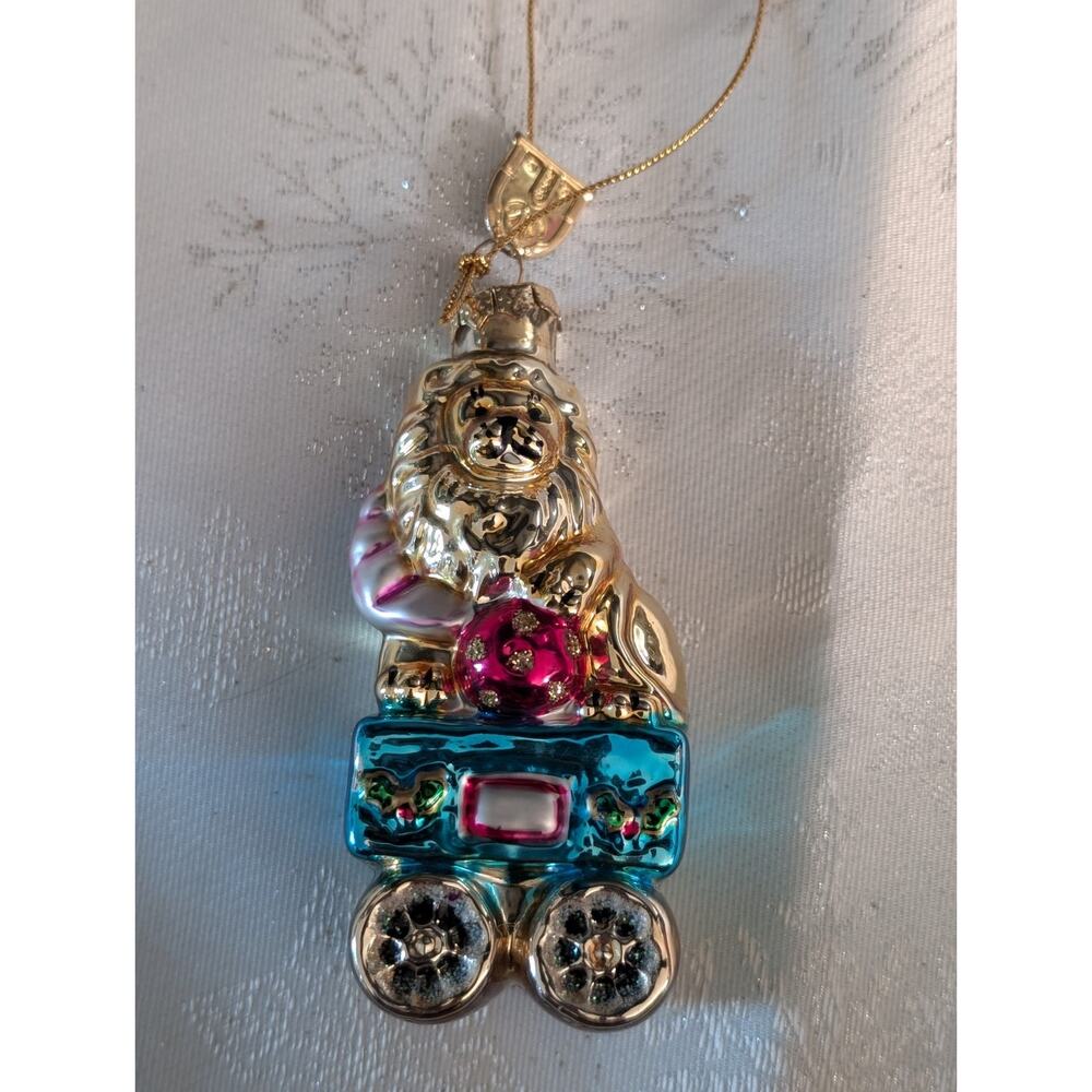 Thomas Pacconi Classics Hand-Blown Glass Lion on Train Ornament VNTG. 2004